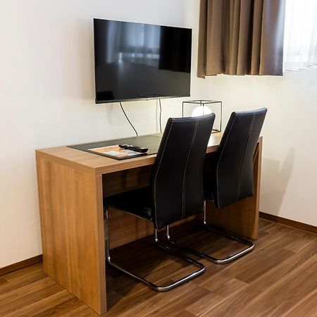 Orange Hotel Und Apartments Neu-Ulm Dış mekan fotoğraf