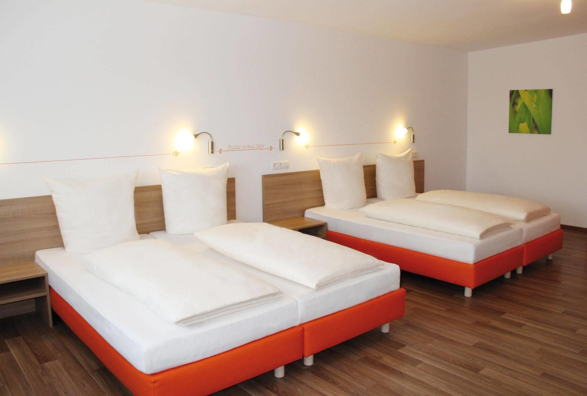 Orange Hotel Und Apartments Neu-Ulm Dış mekan fotoğraf